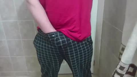 Snapshot of chubbycub14 chatting on 12/21/25, 04:25 chubbycub14 online show from 12/21/25, 04:25