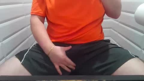 Snapshot of chubbycub14 chatting on 03/18/26, 05:27 chubbycub14 online show from 03/18/26, 05:27