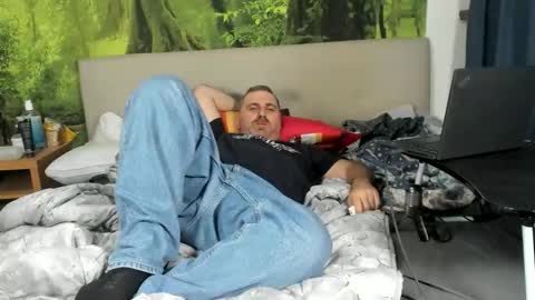 Snapshot of chubbydaddybear82 chatting on 11/09/25, 05:28 chubbydaddybear82 online show from 11/09/25, 05:28