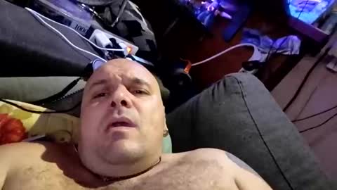 Snapshot of chubbyman40 chatting on 11/30/25, 05:44 chubbyman40 online show from 11/30/25, 05:44