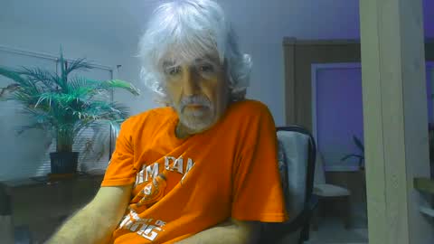 chuck354139 online show from 12/03/24, 07:10
