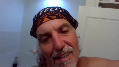 chuck354139 online show from 09/29/25, 06:46