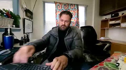 chuck7891 online show from 10/28/25, 07:49