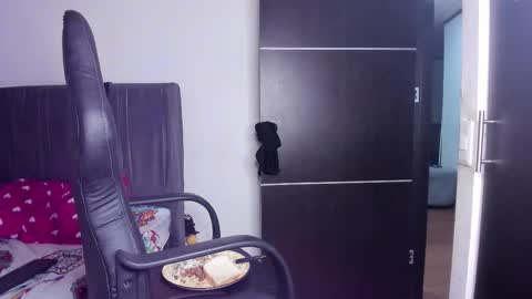 Snapshot of chuckykarla chatting on 02/17/26, 05:59 Karlay online show from 02/17/26, 05:59