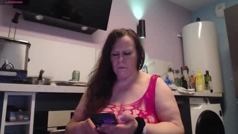 Snapshot of chwerry_b0 chatting on 10/05/25, 10:07 Jessica online show from 10/05/25, 10:07