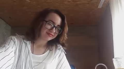 Snapshot of cicelyphaup chatting on 06/15/26, 08:27 Olivia online show from 06/15/26, 08:27