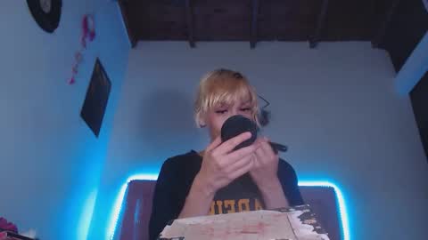 Snapshot of cicimom chatting on 01/07/26, 05:10 cicimom online show from 01/07/26, 05:10