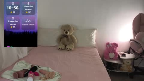 Mia online show from 12/17/24, 04:56