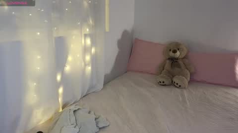 Mia online show from 01/18/25, 04:37