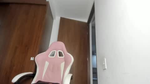 Snapshot of cielo_9 chatting on 12/05/25, 11:41 Sara INSTAGRAM SARARENDON7798 online show from 12/05/25, 11:41