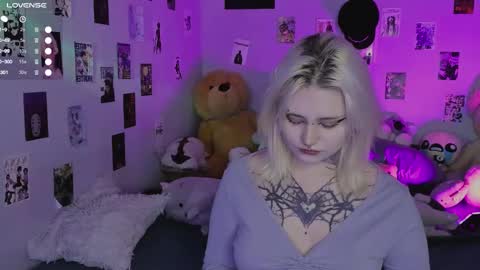 Snapshot of cigaretteduringsex chatting on 11/20/25, 10:48 Helen and Teya online show from 11/20/25, 10:48