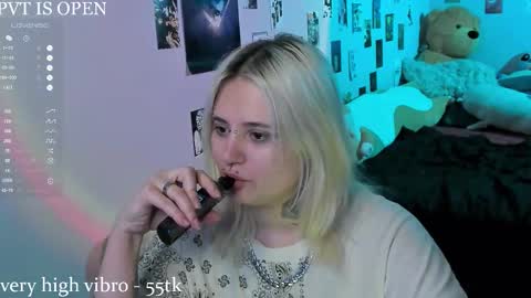 Snapshot of cigaretteduringsex chatting on 12/21/25, 02:24 Helen and Teya online show from 12/21/25, 02:24