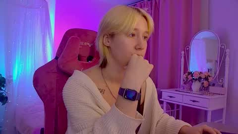 Snapshot of cinbellamy chatting on 10/22/25, 02:56 Cin Bellamy online show from 10/22/25, 02:56