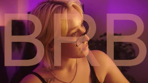 Snapshot of cinbellamy chatting on 10/26/25, 02:17 Cin Bellamy online show from 10/26/25, 02:17