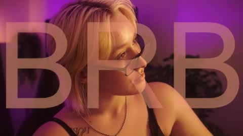 Snapshot of cinbellamy chatting on 10/27/25, 02:59 Cin Bellamy online show from 10/27/25, 02:59