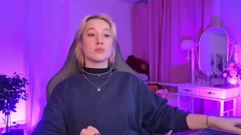 Snapshot of cinbellamy chatting on 01/07/26, 02:14 Cin Bellamy online show from 01/07/26, 02:14