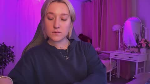 Snapshot of cinbellamy chatting on 01/11/26, 04:28 Cin Bellamy online show from 01/11/26, 04:28