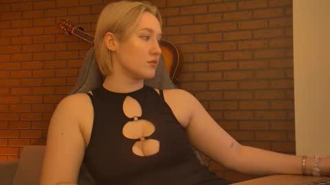 Snapshot of cinbellamy chatting on 02/15/26, 07:51 Cin Bellamy online show from 02/15/26, 07:51