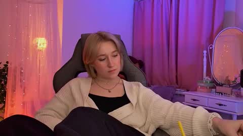 Snapshot of cinbellamy chatting on 03/11/26, 05:02 Cin Bellamy online show from 03/11/26, 05:02