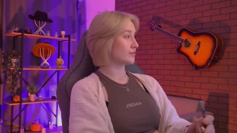 Snapshot of cinbellamy chatting on 03/15/26, 04:07 Cin Bellamy online show from 03/15/26, 04:07