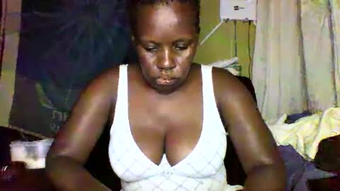 Snapshot of cinddy_14 chatting on 06/11/26, 07:01 cinddy 14 online show from 06/11/26, 07:01