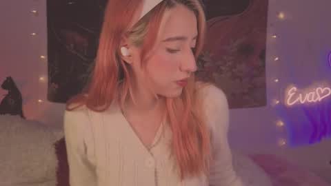 Snapshot of cinderella_lewis chatting on 03/01/26, 03:19 Sofi Eva and Mey online show from 03/01/26, 03:19