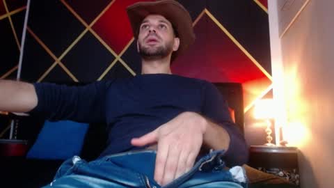 Snapshot of cindyandcarlo chatting on 01/16/25, 05:33 CindyandCarlo online show from 01/16/25, 05:33