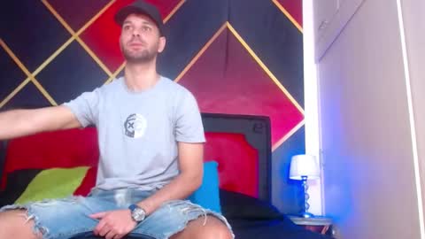 Snapshot of cindyandcarlo chatting on 03/01/25, 12:23 CindyandCarlo online show from 03/01/25, 12:23