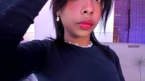 Snapshot of cinnamon_kyla chatting on 03/03/25, 05:29 cinnamon_kyla online show from 03/03/25, 05:29