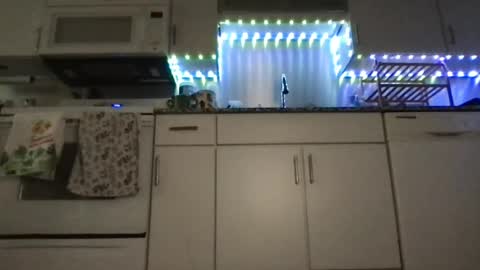 Snapshot of cinnamonpeaches chatting on 08/03/26, 10:35 Carmen online show from 08/03/26, 10:35