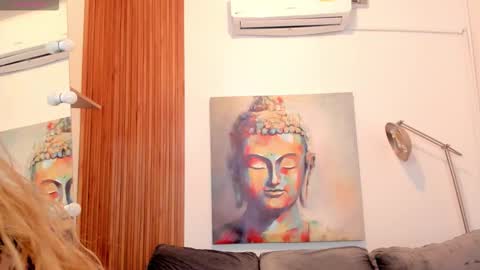 Cintia online show from 11/22/25, 12:15