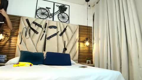 cinthiabaker online show from 11/24/25, 11:54