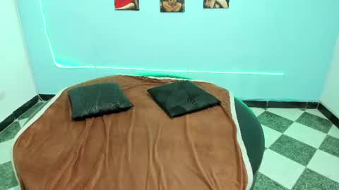 Cinthya online show from 06/17/26, 05:58