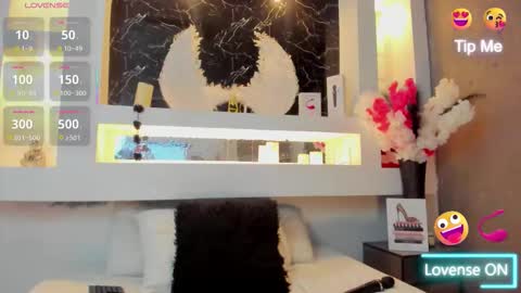 Snapshot of cinthya_mjs chatting on 10/08/25, 12:14 Cinthya online show from 10/08/25, 12:14