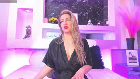 Cinthya  online show from 02/24/26, 12:36