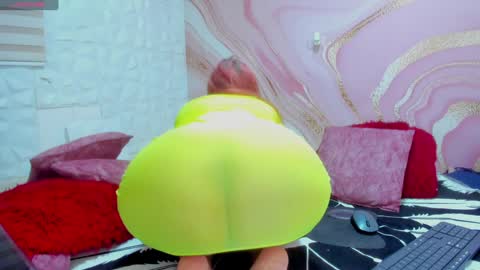 Snapshot of cintiagreyx chatting on 01/08/25, 02:56 CINTIA online show from 01/08/25, 02:56