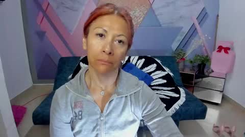 Snapshot of cintiagreyx chatting on 02/10/25, 11:25 CINTIA online show from 02/10/25, 11:25
