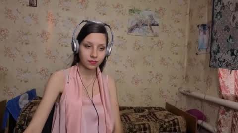 Snapshot of cirabonnet chatting on 10/29/25, 10:17 Lisa Salivan online show from 10/29/25, 10:17