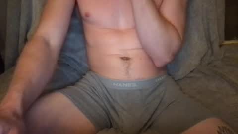 Snapshot of circumsizedbandit chatting on 09/18/25, 02:35 circumsizedbandit online show from 09/18/25, 02:35