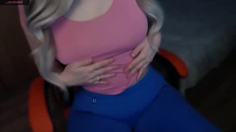 Snapshot of cirilla_akerman chatting on 02/12/26, 09:37 Ciri online show from 02/12/26, 09:37