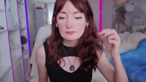 Snapshot of cissy_glitter chatting on 06/19/26, 01:15 Cissy Glitter online show from 06/19/26, 01:15