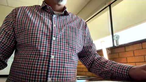 Snapshot of cj3d2 chatting on 09/29/25, 04:23 Cjd32 online show from 09/29/25, 04:23