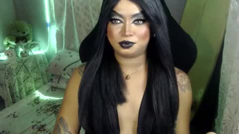 Snapshot of cj_parker69 chatting on 05/26/26, 08:27 QUEEN CESS online show from 05/26/26, 08:27