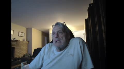 Snapshot of cjscout chatting on 12/18/24, 07:47 cjscout online show from 12/18/24, 07:47