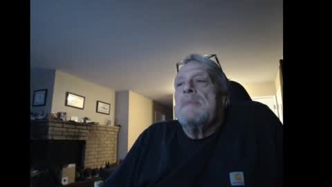 Snapshot of cjscout chatting on 12/19/24, 08:02 cjscout online show from 12/19/24, 08:02