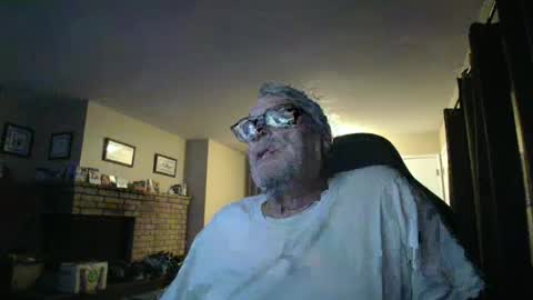 Snapshot of cjscout chatting on 01/04/25, 09:43 cjscout online show from 01/04/25, 09:43