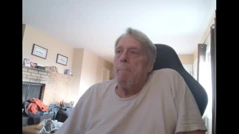 Snapshot of cjscout chatting on 02/23/25, 11:58 cjscout online show from 02/23/25, 11:58