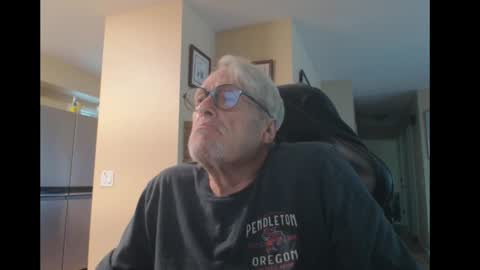 Snapshot of cjscout chatting on 09/24/25, 07:28 cjscout online show from 09/24/25, 07:28