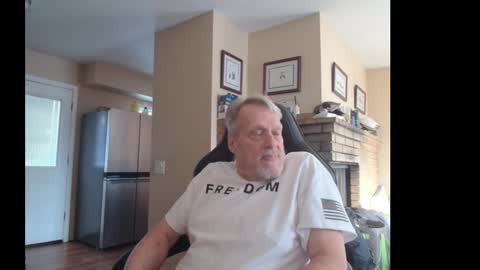 Snapshot of cjscout chatting on 02/15/26, 11:45 cjscout online show from 02/15/26, 11:45