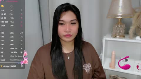 Snapshot of claire_wntr chatting on 06/18/26, 06:02 CLAIRE online show from 06/18/26, 06:02